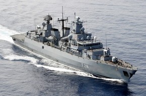 Presse- und Informationszentrum Marine: Fahnenbandverleihung an die Fregatte "Mecklenburg-Vorpommern"