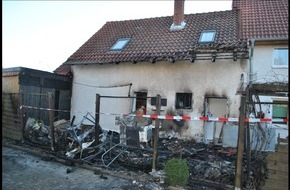 Polizeiinspektion Nienburg / Schaumburg: POL-NI: Brand eines Holzunterstandes