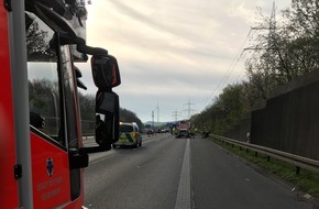 Feuerwehr Bottrop: FW-BOT: Verkehrsunfall mit 2 PKW auf der BAB 2