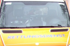 Polizei Mettmann: POL-ME: Kradfahrer bei Unfall schwer verletzt (Velbert) -2503023-