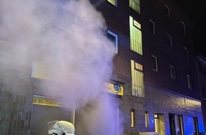 Feuerwehr Bremerhaven: FW Bremerhaven: Brand in einem SB Waschsalon in der Georgstraße