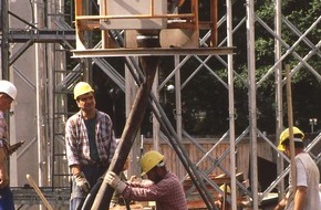 BG BAU Berufsgenossenschaft der Bauwirtschaft: Weniger Arbeitsunfälle am Bau (mit Bild)