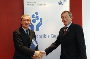 Verband der Chemischen Industrie (VCI): Chemie: Industrie und Handel erneuern Partnerschaftsabkommen zu Sicherheit, Umwelt- und Gesundheitsschutz