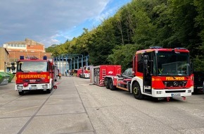 Feuerwehr Erkrath: FW-Erkrath: Gewässerverunreinigung der Düssel verursacht langen Feuerwehreinsatz