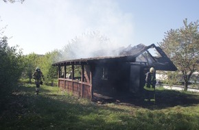 Kreispolizeibehörde Höxter: POL-HX: Gartenhütte in Steinheim in Flammen