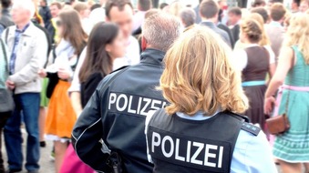 Bundespolizeidirektion München: Bundespolizeidirektion München: Gewaltdelikte nach Volksfestbesuchen: In Obermenzing und Dachau schlugen sich Alkoholisierte - Gaffer behinderten polizeiliche Maßnahmen