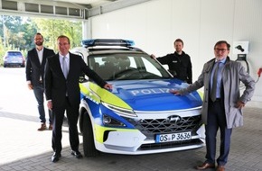 Polizeidirektion Osnabrück: POL-OS: Innenminister besucht Wasserstofffahrzeug der Polizei in Osnabrück - Erste Zwischenbilanz positiv