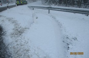 Polizeiinspektion Goslar: POL-GS: Verkehrsunfallflucht im Kreisverkehr Braunlage Süd