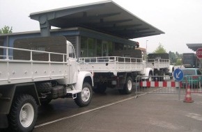 Forum "Humanitäre Schweiz": Schweizer Lastwagen vom Typ Saurer 2DM kommen in Afghanistan zum Einsatz für das Bildungsprojekt "House of Science" in Bamjyan