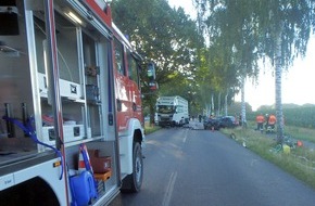 Polizeiinspektion Rotenburg: POL-ROW: ++ 29-jähriger Autofahrer stirbt bei Zusammenstoß mit Viehtransporter ++