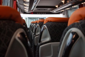 Eberhardt TRAVEL: Neuer Bus für Rollstuhlreisen geht auf Tour in Europa