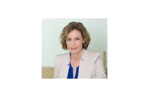 ZDF: Ilka Brecht moderiert ZDF-Politmagazin "Frontal 21" (FOTO)
