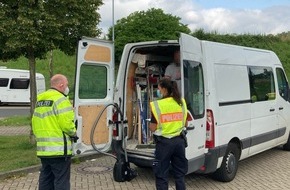 Polizeiinspektion Göttingen: POL-GÖ: (275/2021) Autobahnpolizei kontrolliert Sprinter an der A 7 - 80 Fahrzeuge überprüft, vierzehn Fahrern die Weiterfahrt untersagt