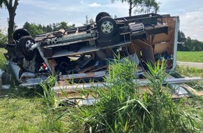 Polizeiinspektion Rotenburg: POL-ROW: ++ Schwerer Verkehrsunfall mit Wohnmobil: Kreisstraße zwischen Fintel und Ostervesede voll gesperrt ++