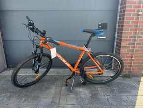 POL-WHV: Mehrere Fahrräder bei Polizeieinsatz in Wilhelmshaven-Bant sichergestellt - Eigentümer gesucht