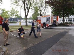 FW-ME: Besuch des Rotary Club Neandertal bei der Feuerwehr Erkrath