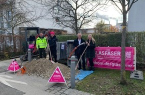 Deutsche Telekom AG: Telekom startet Glasfaserausbau in Unterföhring