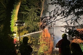 Feuerwehr Velbert: FW-Velbert: Brandtoter bei Feuer in Waldhaus