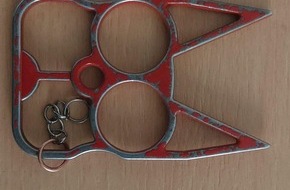 Bundespolizeiinspektion Bremen: BPOL-HB: Mit Schlagring und Messer auf Reisen - Bundespolizei stellt innerhalb k&uuml;rzester Zeit zwei verbotene Gegenst&auml;nde am Bremer Flughafen sicher