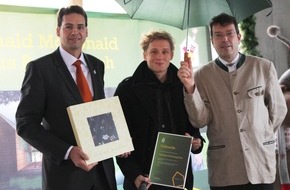 McDonald's Kinderhilfe Stiftung: Ronald McDonald Haus Berlin-Buch feiert Richtfest mit Matthias Schweighöfer (mit Bild)