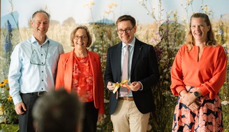 Deutschland summt!-Pflanzwettbewerb: Beste Naturgartenprojekte 2026 ausgezeichnet