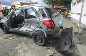 Polizeidirektion Wittlich: POL-PDWIL: Zwei Schwerverletzte bei Verkehrsunfall mit SUV