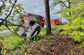 Feuerwehr Iserlohn: FW-MK: PKW überschlägt sich auf der Rotehausstraße