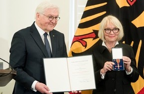 Deutscher Bundesverband für Logopädie e. V. (dbl): Logopädin erhält Bundesverdienstkreuz