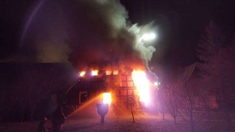 Polizeiinspektion Nienburg / Schaumburg: POL-NI: Wohnhaus durch Feuer vollständig zerstört