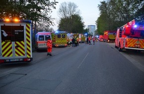 Polizeiinspektion Stade: POL-STD: Sieben zum Teil schwer verletzte Autoinsassen bei Unfall in Stade - 130.000 Euro Sachschaden