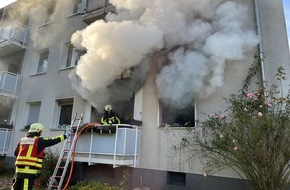 Feuerwehr Bochum: FW-BO: Schwerverletzte Bewohnerin bei ausgedehntem Wohnungsbrand