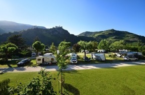 ADAC SE: Camping im goldenen Herbst: ADAC Campingführer nennt Ziele für Wanderer und Weingenießer