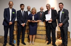BearingPoint GmbH: eGovernment-Wettbewerb: Hamburger Senatskanzlei holt mit "kinderleichtem Kindergeld" den Publikumspreis (FOTO)