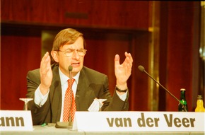 8. Handelsblatt Jahrestagung Energiewirtschaft 2001 in Berlin / Teil 2 von Teil 2