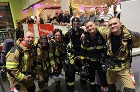 Feuerwehr Bremerhaven: FW Bremerhaven: Feuerwehr Bremerhaven überzeugt beim 1. Blaulichtlauf im Klimahaus Bremerhaven