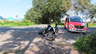Polizeiinspektion Oldenburg-Stadt / Ammerland: POL-OL: +++Pressemitteilung des Polizeikommissariates Bad Zwischenahn: Verkehrsunfall mit zwei verletzten Motorradfahrern in Edewecht+++