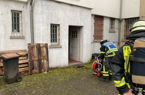 Feuerwehr Dortmund: FW-DO: Gasaustritt in einem Wohn- und Gesch&auml;ftshaus in Dortmund-Mengede