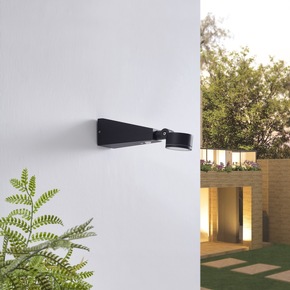 Gartenflair mit Solar: Lampenwelt.de präsentiert stromunabhängige Outdoorleuchten