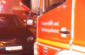 Feuerwehr und Rettungsdienst Bonn: FW-BN: N&auml;chtlicher Brandeinsatz in Poppelsdorf/ Feuerwehr und Rettungsdienst im Einsatz