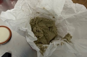 Hauptzollamt Köln: HZA-K: Kölner ZOLL findet am Tag der Deutschen Einheit Drogen für rund 2,1 Millionen Euro in Paketen/Mehr als 83 Kilo Marihuana, fast zehn Kilo Haschisch und knapp zwei Kilo Cannabis-Paste sichergestellt