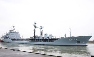Presse- und Informationszentrum Marine: Tanker "Rhön" läuft zur Operation Atalanta aus
