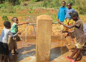 Pressemitteilung: Gelebtes gesellschaftliches Engagement: K&auml;rcher unterst&uuml;tzt mit Spenden und gro&szlig;em Einsatz