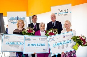 Brost-Stiftung: Brost-Ruhr Preis 2022 festlich verliehen / Stiftung ehrt Palliativ-Expertinnen - mit verdreifachtem und höherem Preisgeld