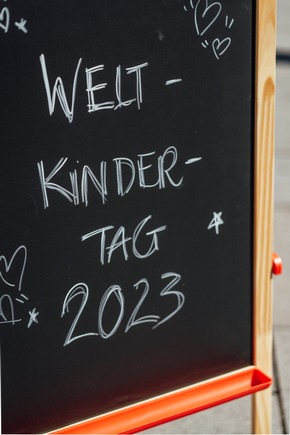 Große Bühne für Kinderrechte: IKEA feierte den Weltkindertag in Karlsruhe