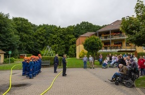 Freiwillige Feuerwehr Kamen: FW Kamen: Aktionstag JF Heeren-Werve/Rottum am Friedrich-Pröbsting-Haus