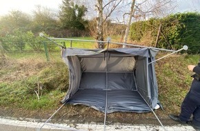Polizeidirektion Mayen: POL-PDMY: Aufgefundener Gartenpavillon im Straßengraben