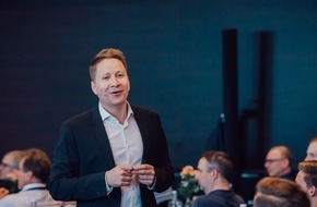 Fachzentrum Finanzen GmbH: Dieter Homburg: Als Mitarbeiter des Fachzentrums Finanzen das Bild des Versicherungsmaklers revolutionieren