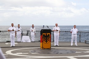 Deutsche Marine - Pressemeldung: Tragödie vor 95 Jahren: Marinesoldaten gedenken der &quot;SMS Karlsruhe&quot; im westlichen Atlantik