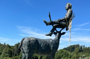 Polizei Mettmann: POL-ME: Skulptur von Unbekannten besch&auml;digt - 2606098