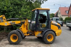 Polizeidirektion Hannover: POL-H: Lehrte-Ahlten: Radlader entwendet - Polizei bittet um Hinweise